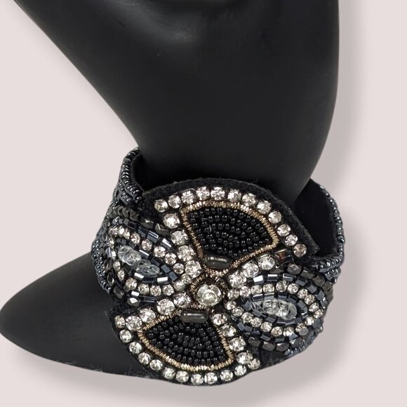 Vintage Beaded Rhinestone Accent Snap Bracelet - Picture 1 of 6